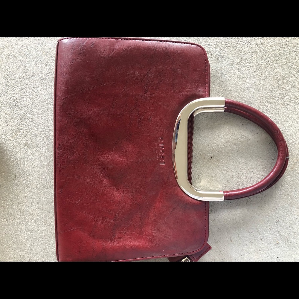 Gucci hand purse.